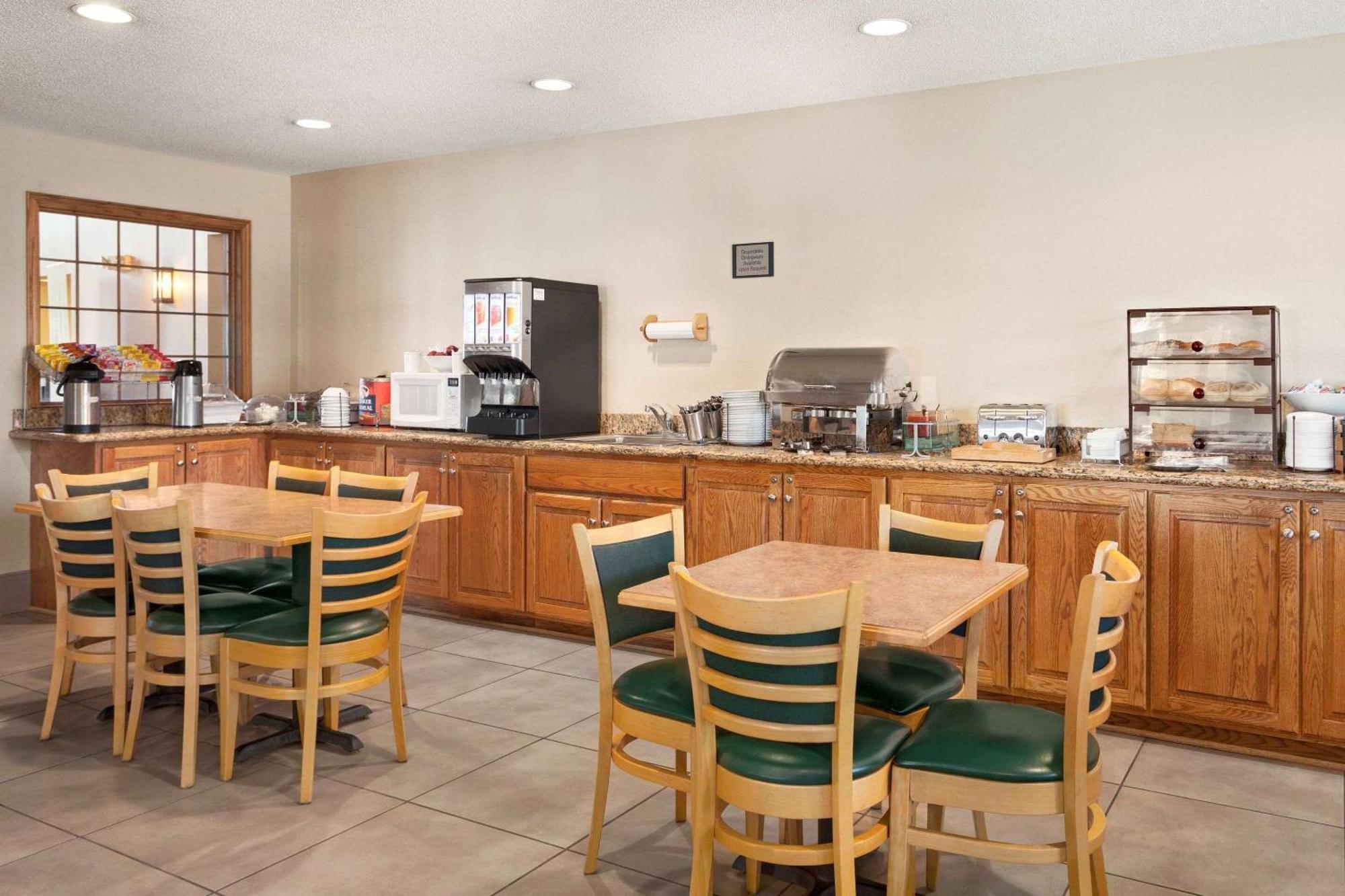Country Inn & Suites By Radisson, Fort Dodge, Ia Eksteriør bilde